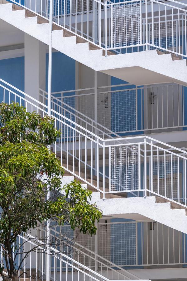 Hotel Azurro Pantai Sunny Bagian luar foto